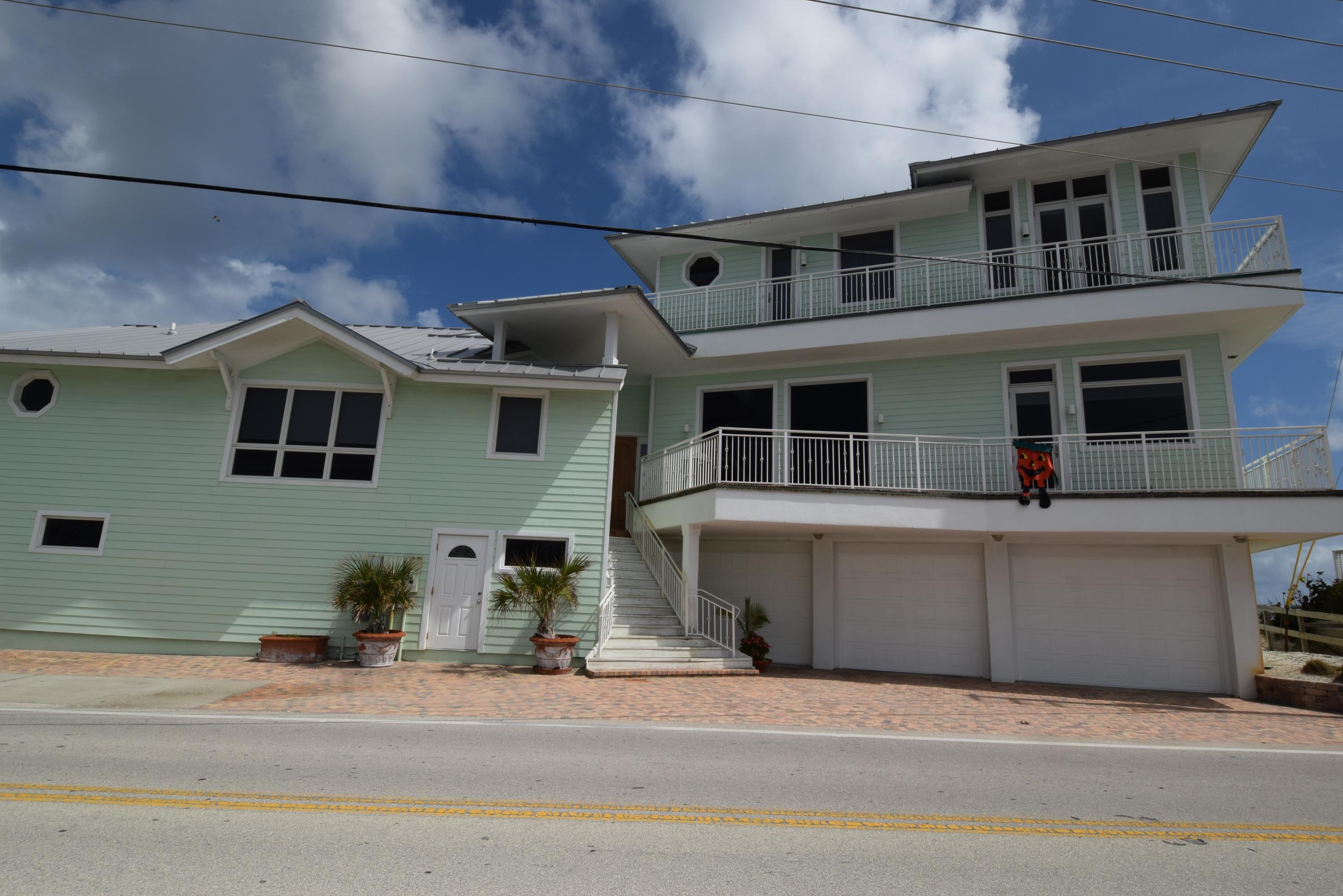 YACHT CLUB BEACH - Residential