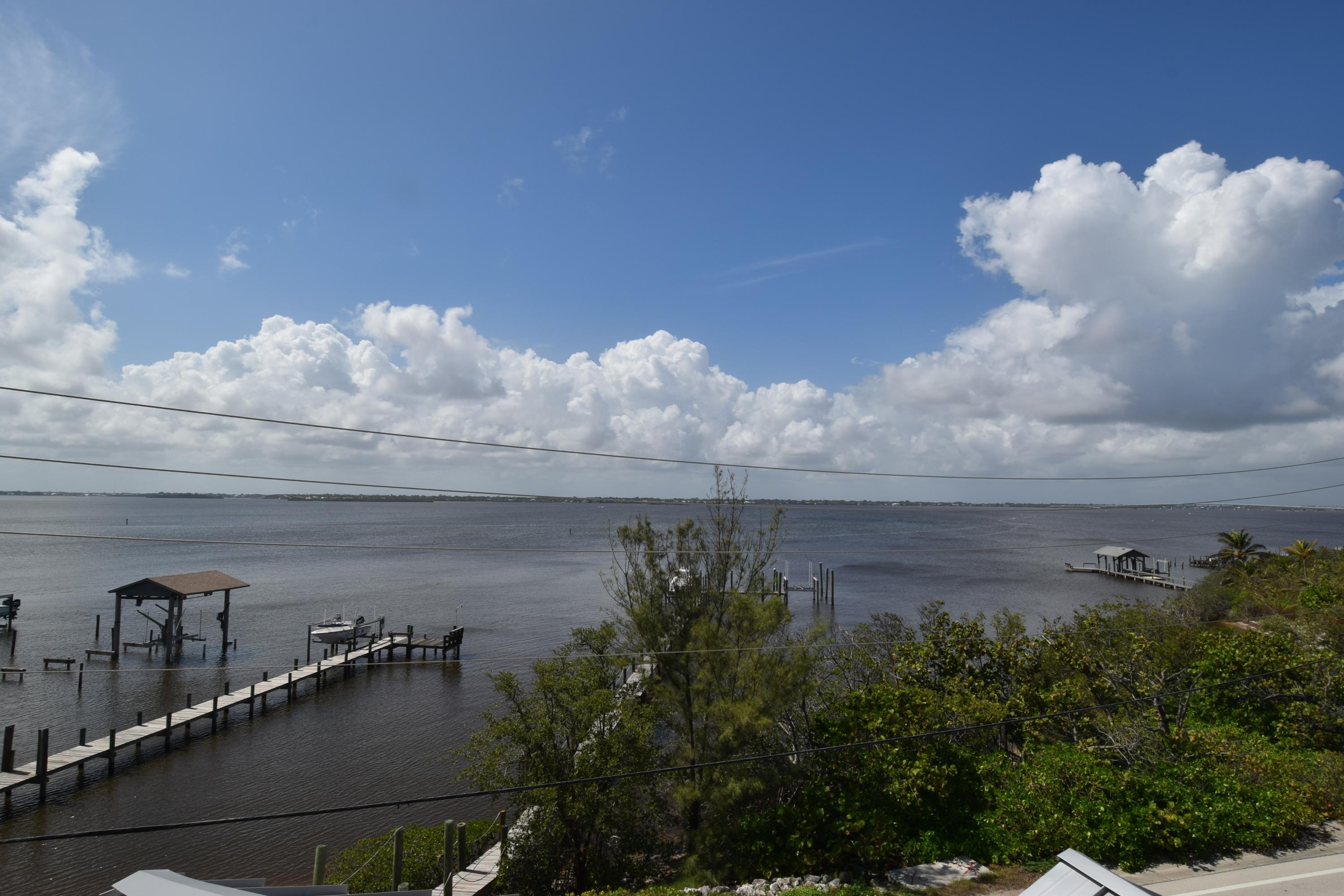 YACHT CLUB BEACH - Residential
