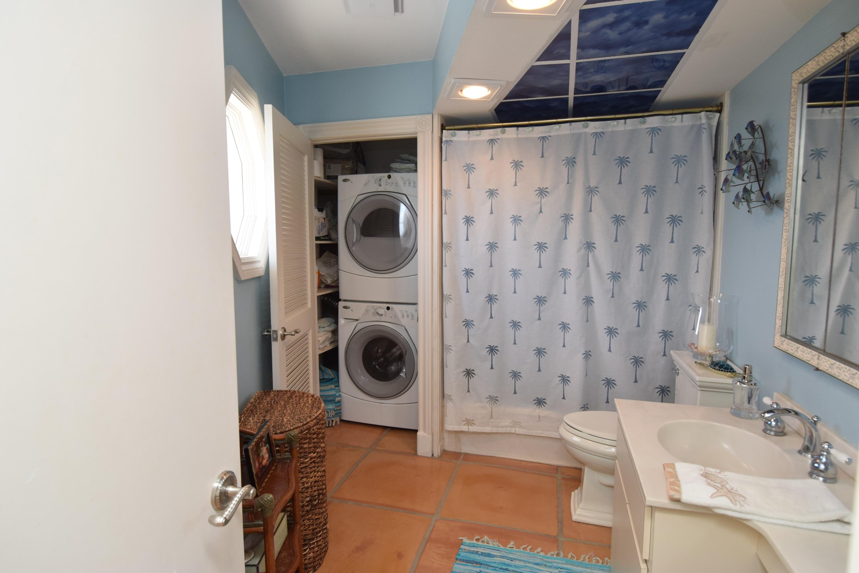 YACHT CLUB BEACH - Residential