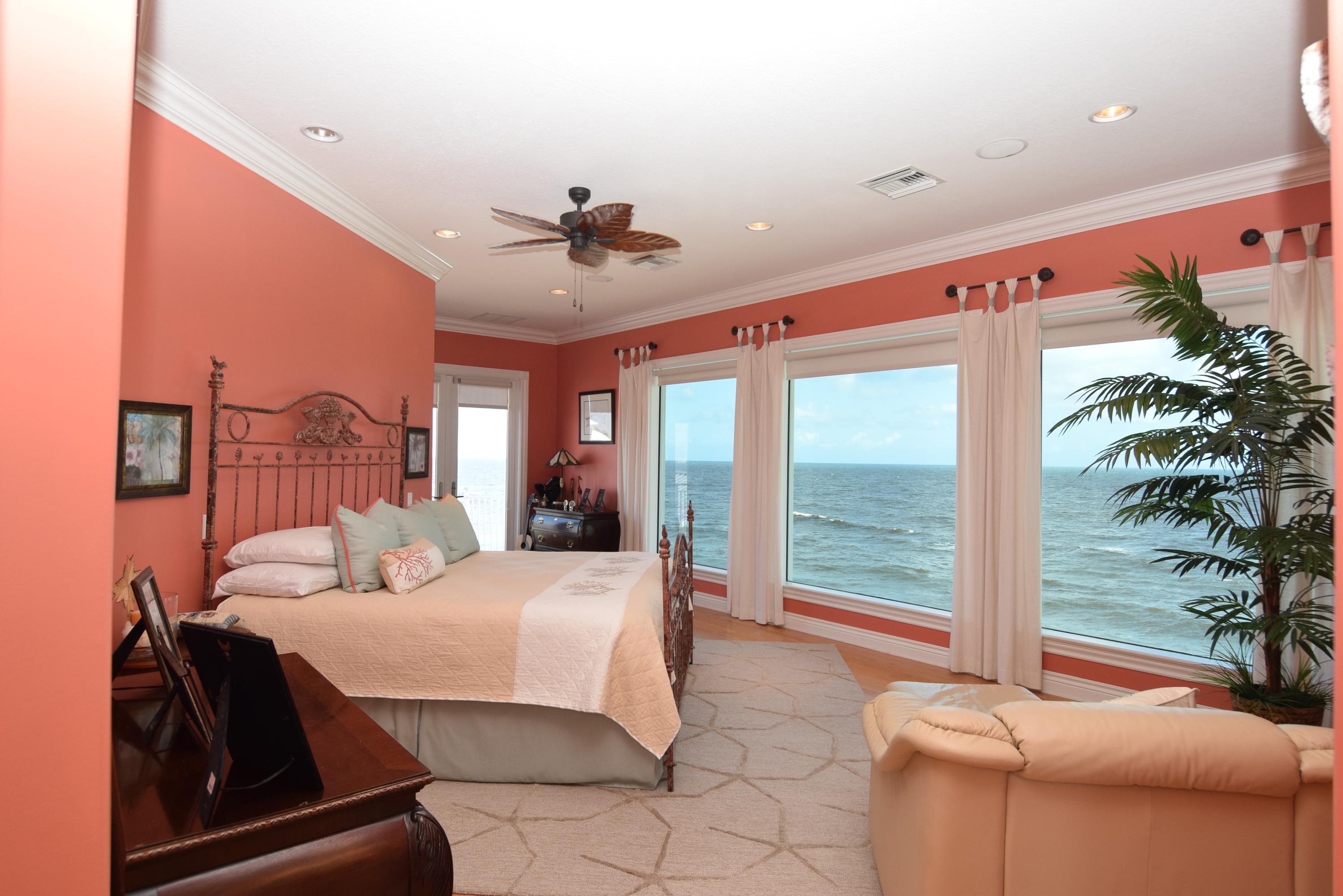 YACHT CLUB BEACH - Residential