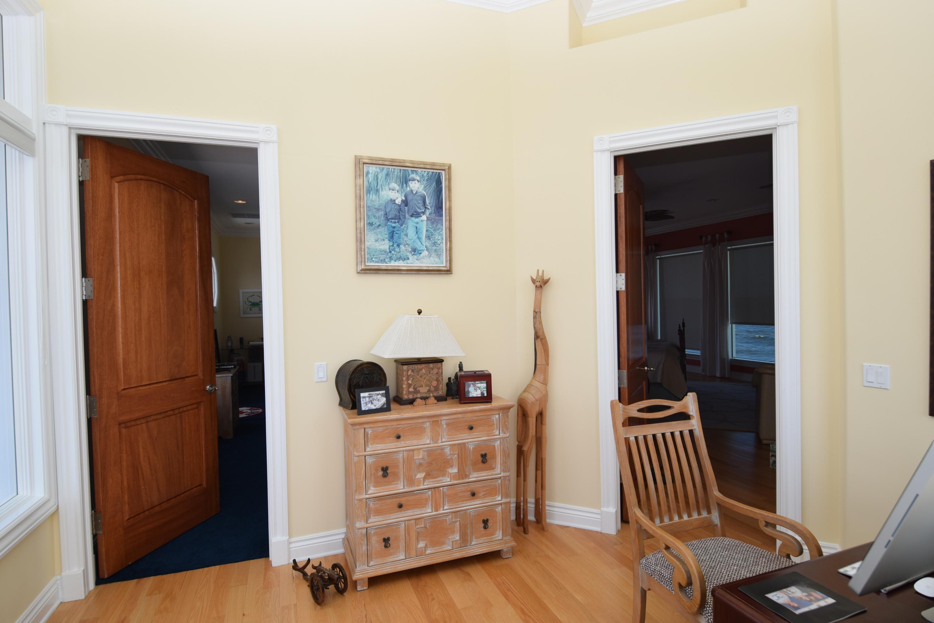 YACHT CLUB BEACH - Residential