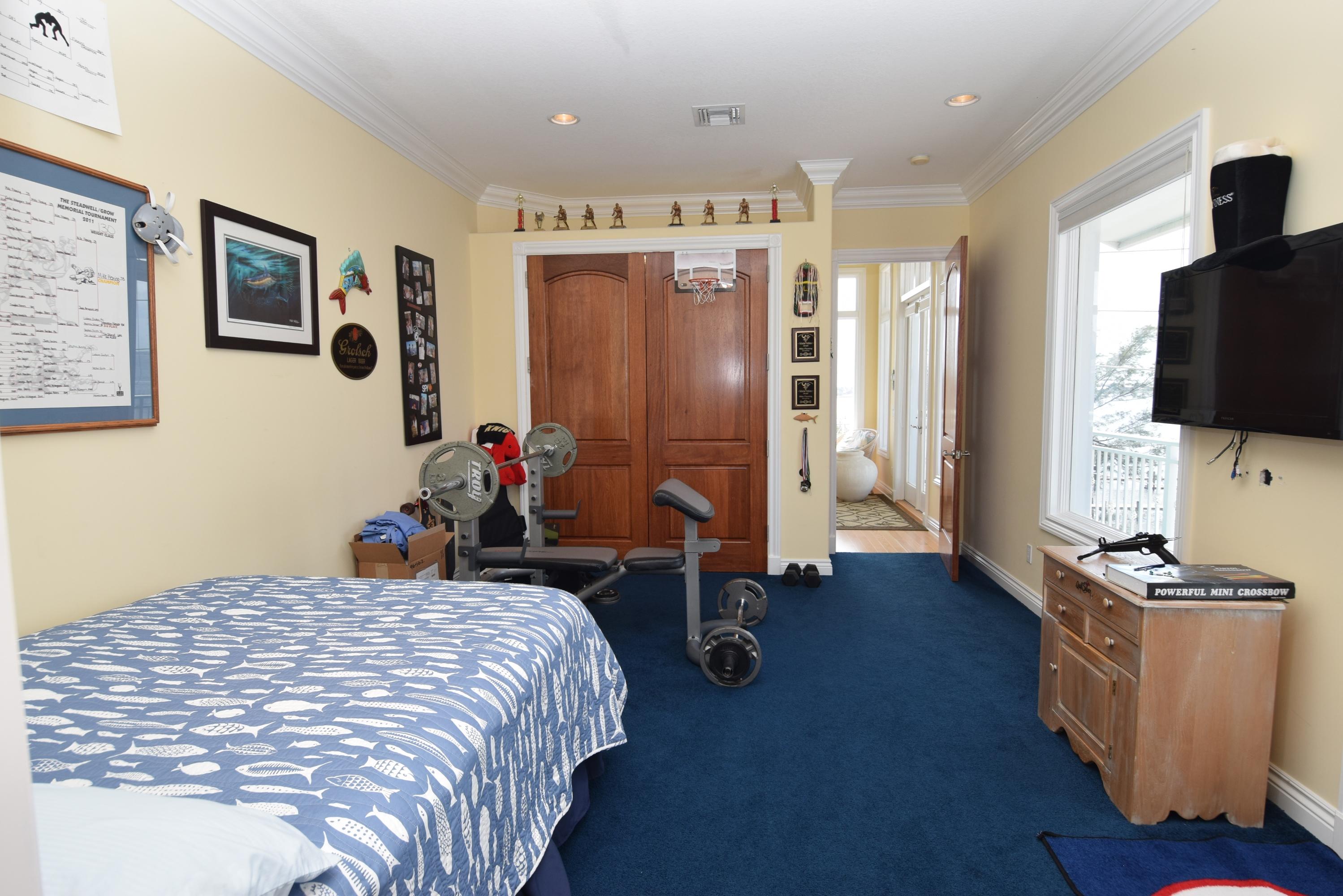 YACHT CLUB BEACH - Residential