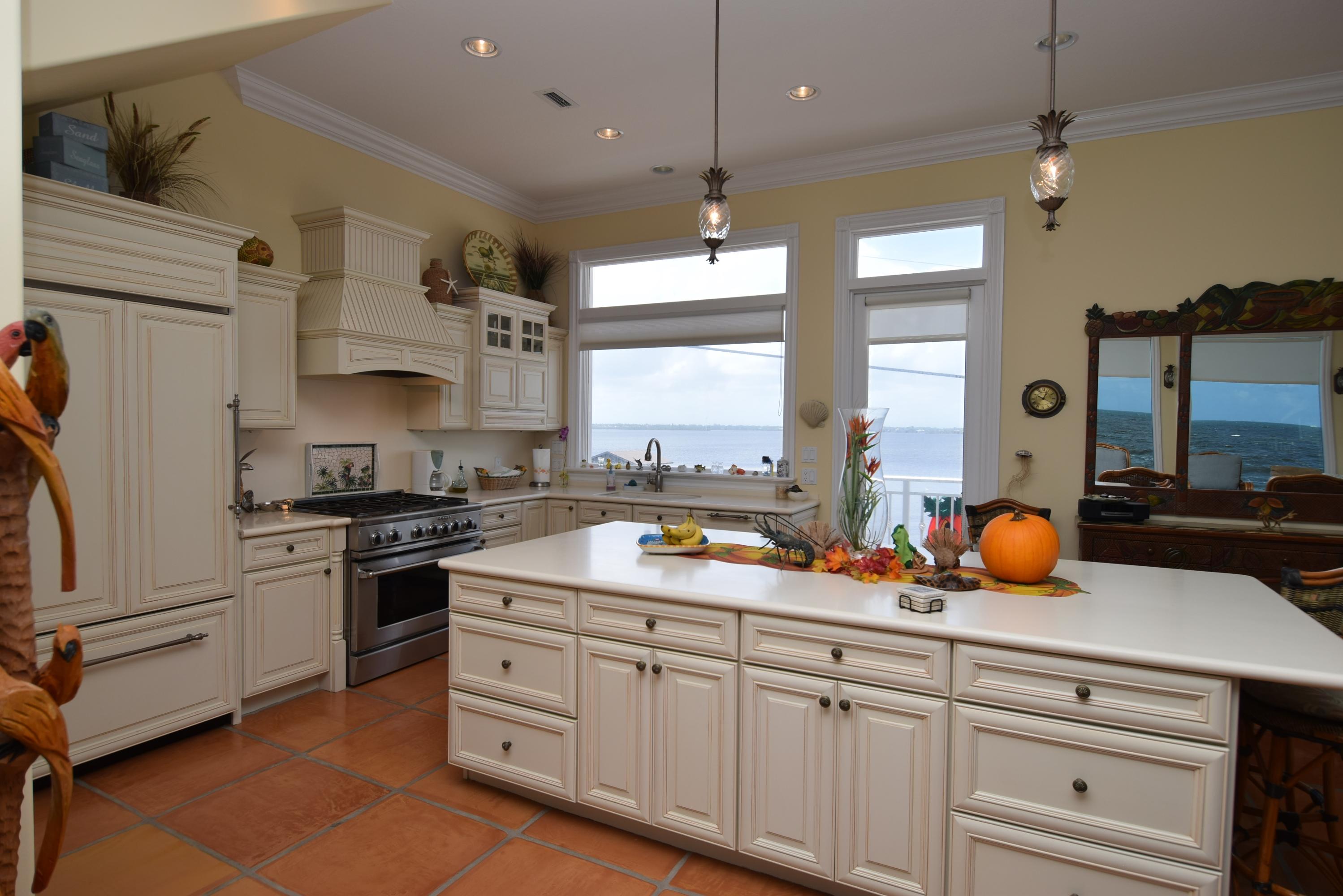 YACHT CLUB BEACH - Residential