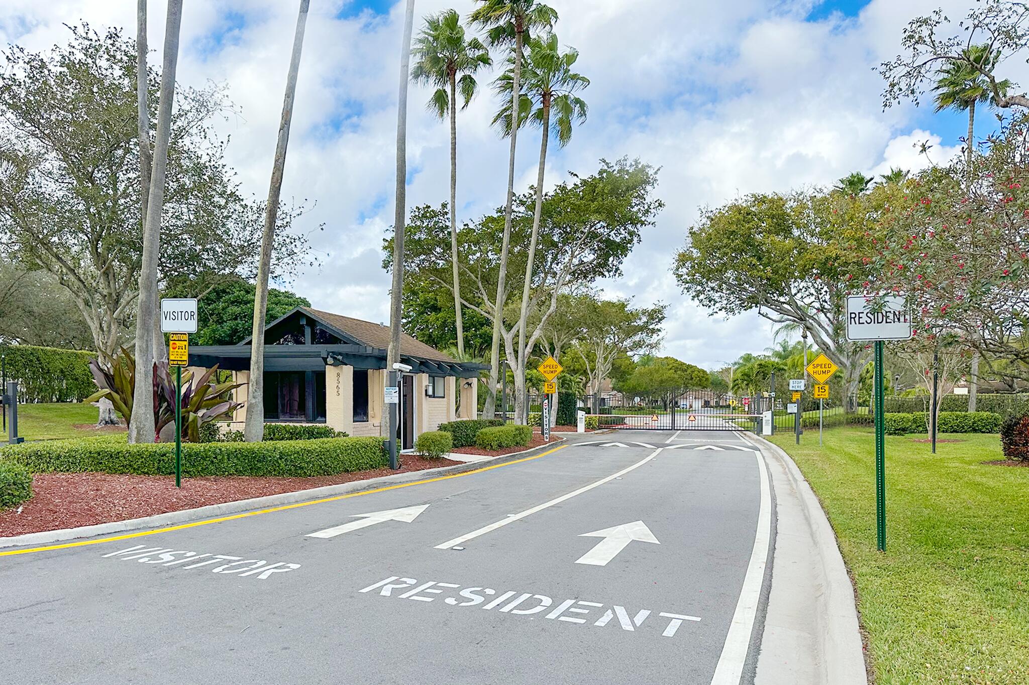 WHISPER WALK SEC C CONDO - Residential