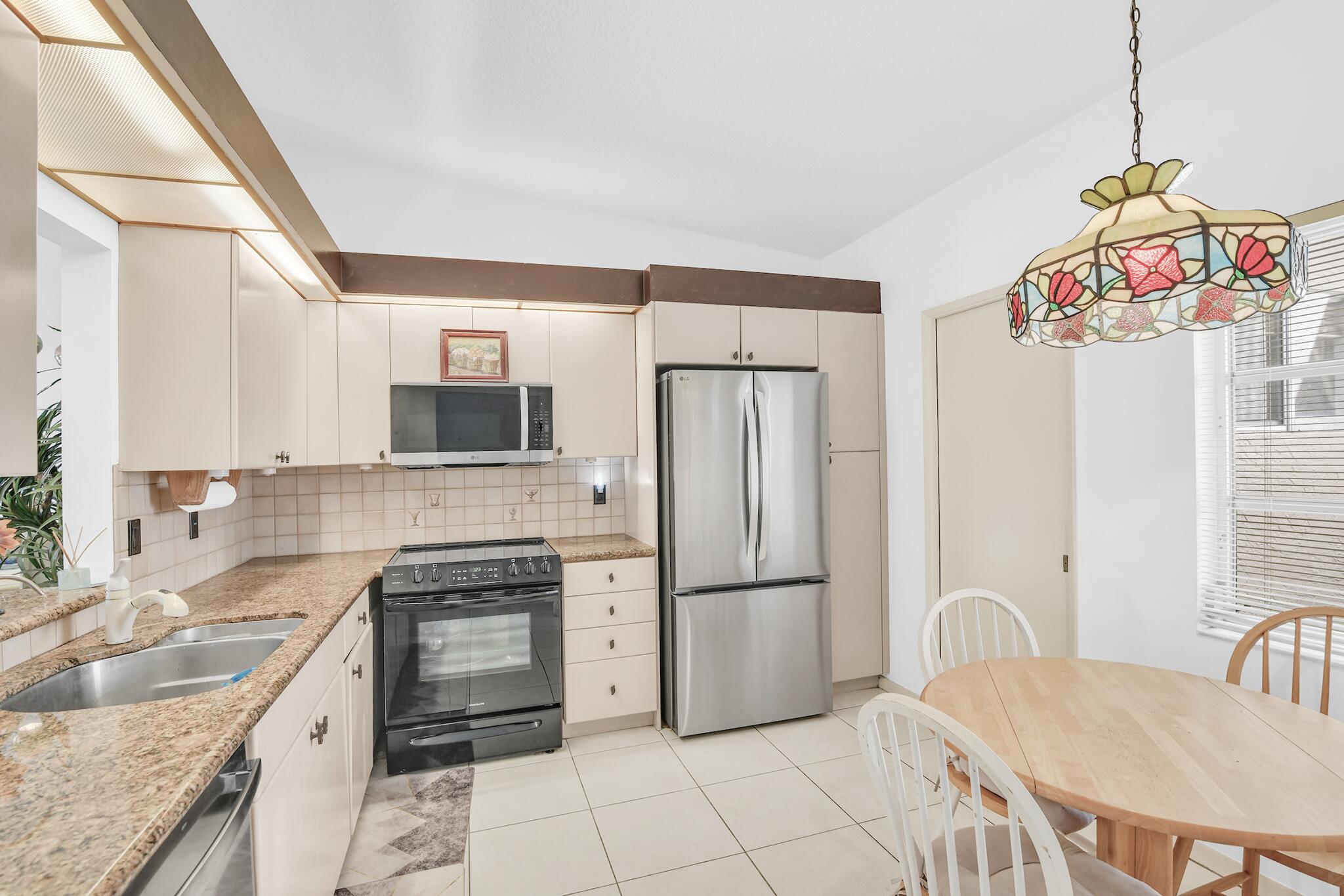 WHISPER WALK SEC C CONDO - Residential