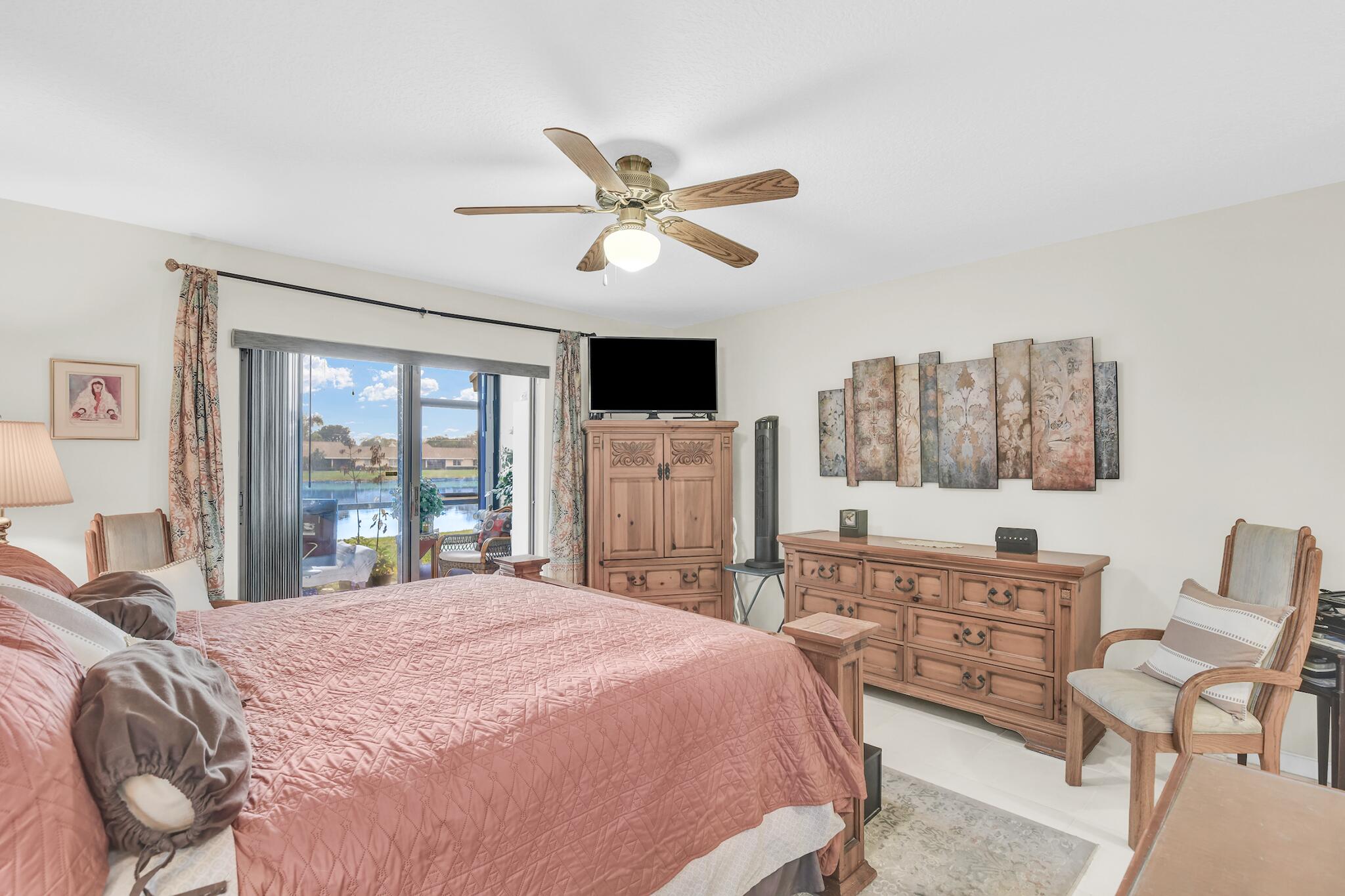 WHISPER WALK SEC C CONDO - Residential