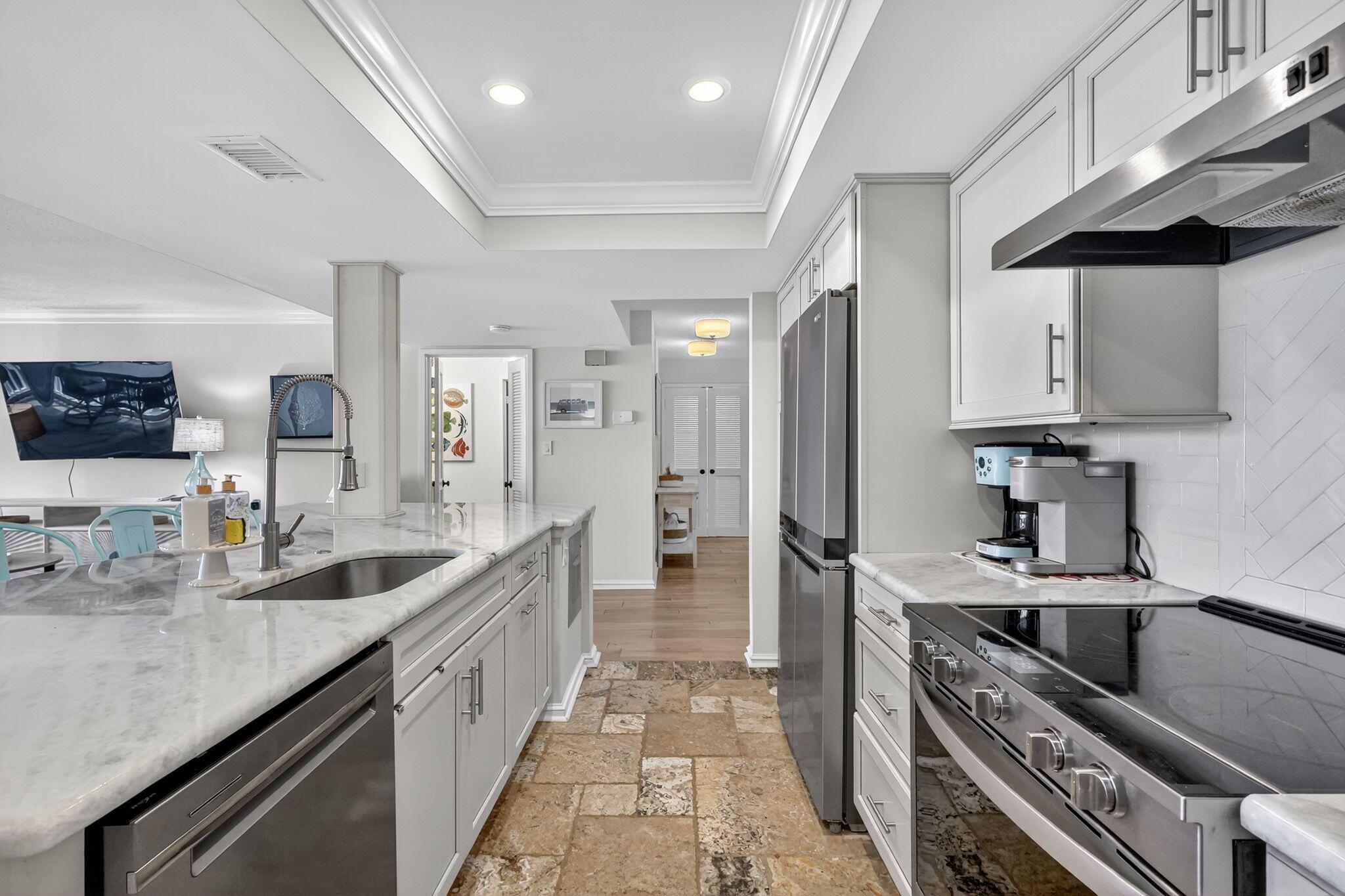 669 NE Plantation Road 404