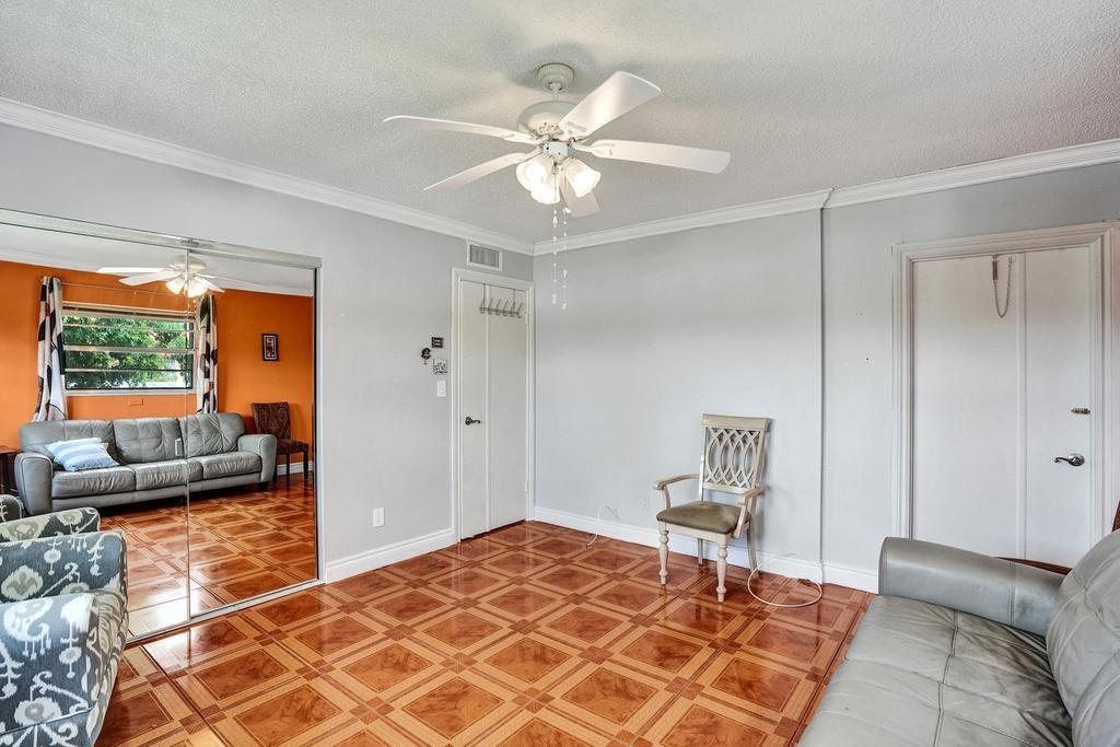 2240 Johnson St 212
