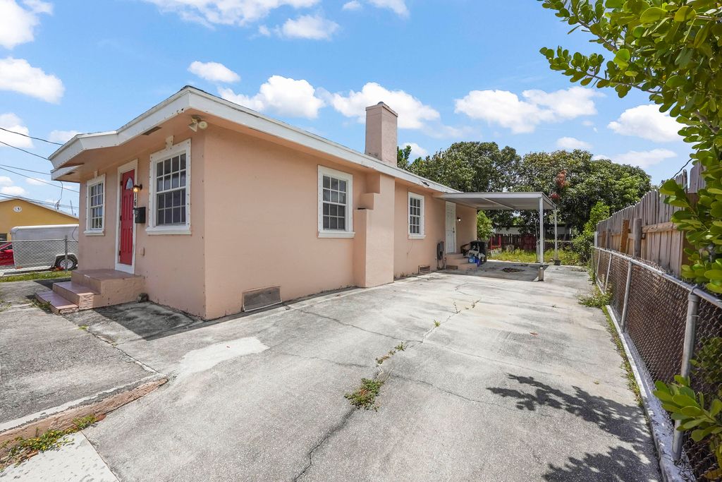 Photo of 816 20th Street, West Palm Beach, FL 33407 (MLS # B26034345)