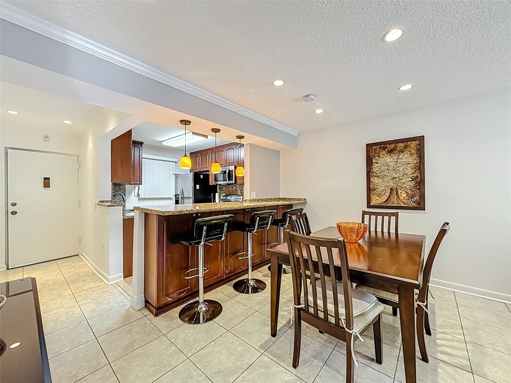 201 178th Drive 218, Sunny Isles Beach, FL, 33160/$350,000 3 201 178th Drive 218