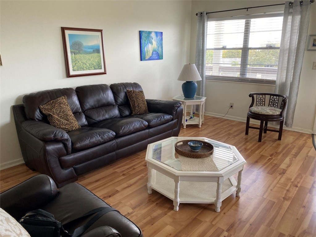 4081 Westbury H 4081