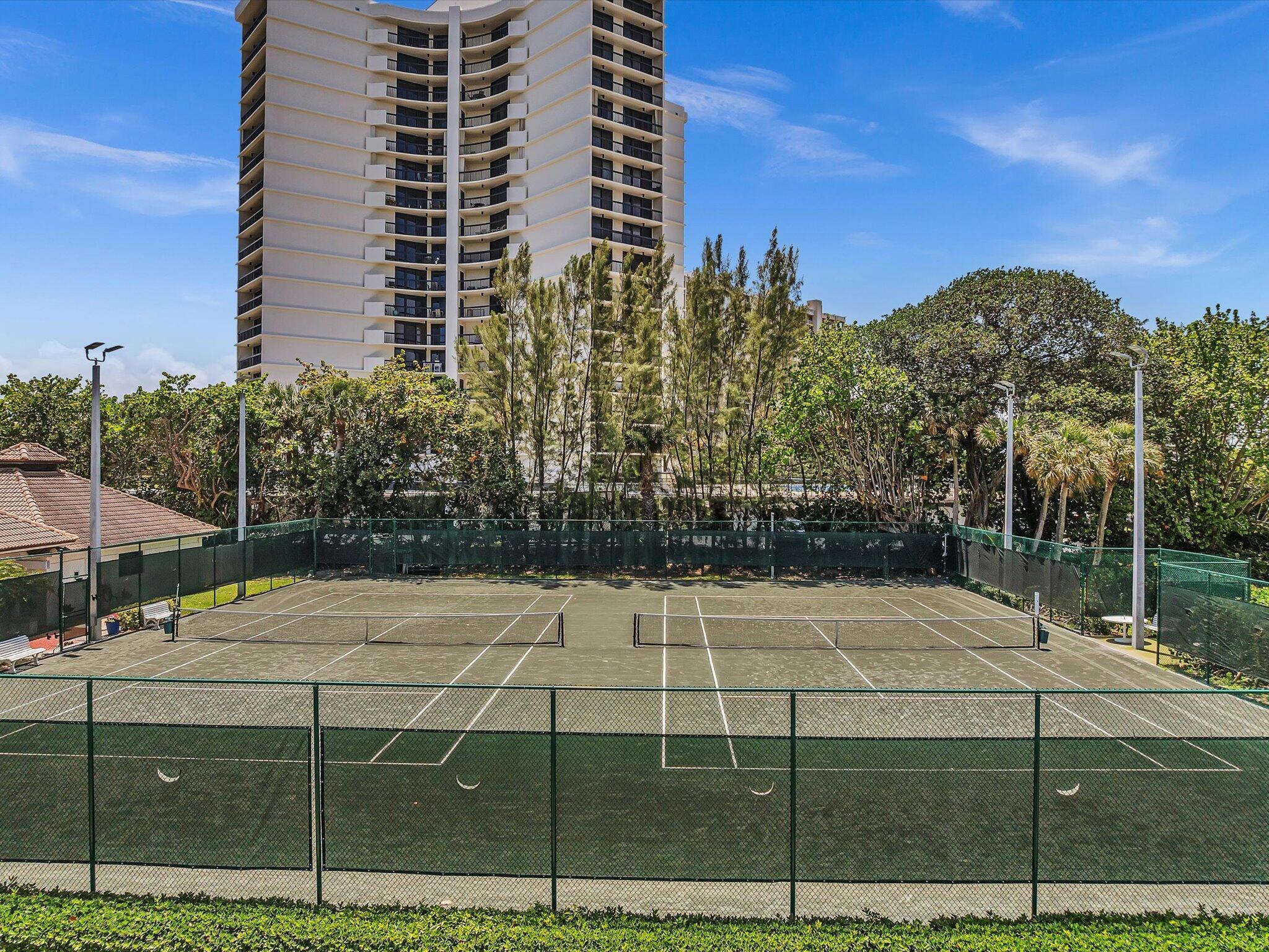 BRAEMAR ISLE CONDO - Residential