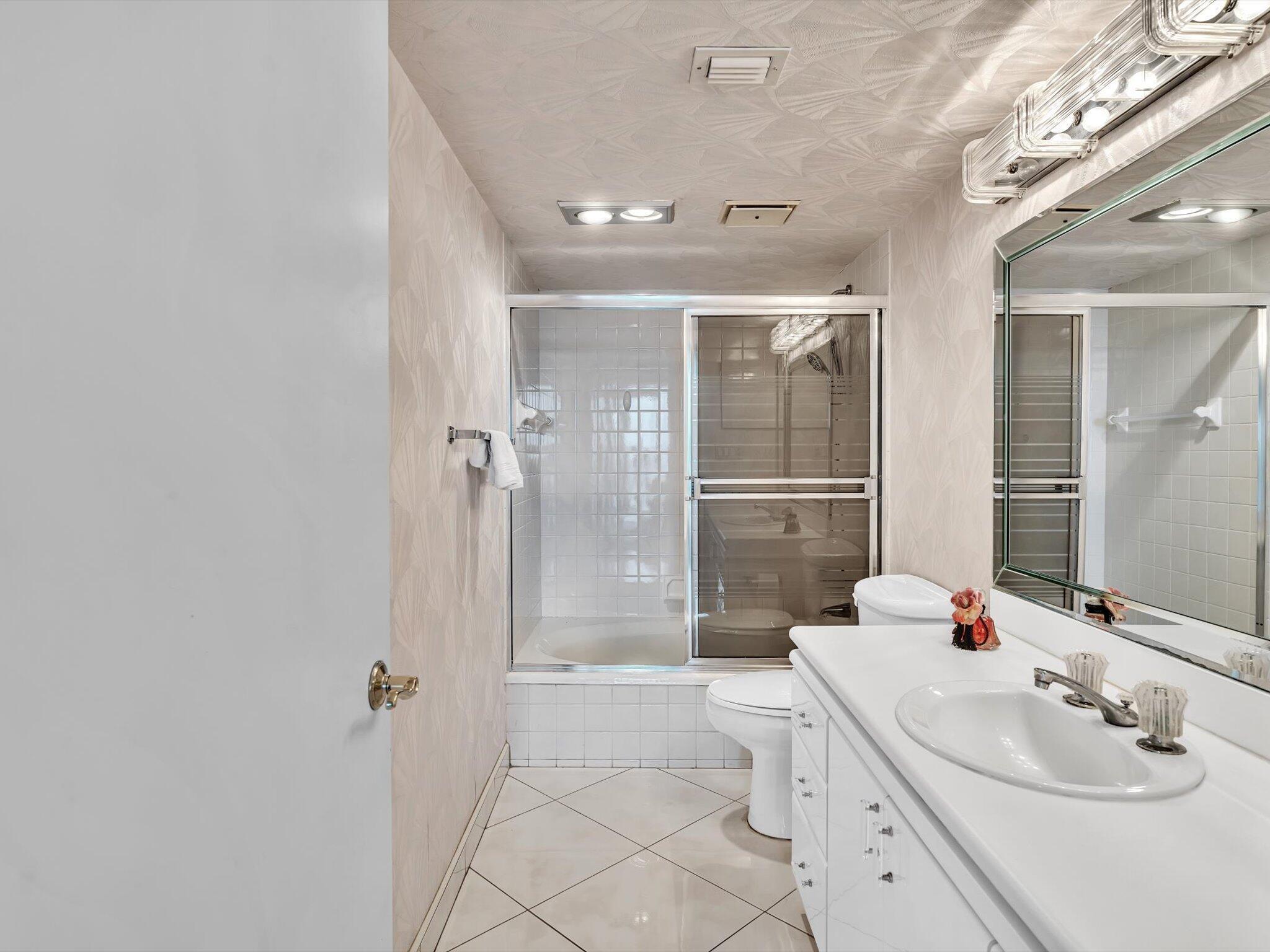 BRAEMAR ISLE CONDO - Residential