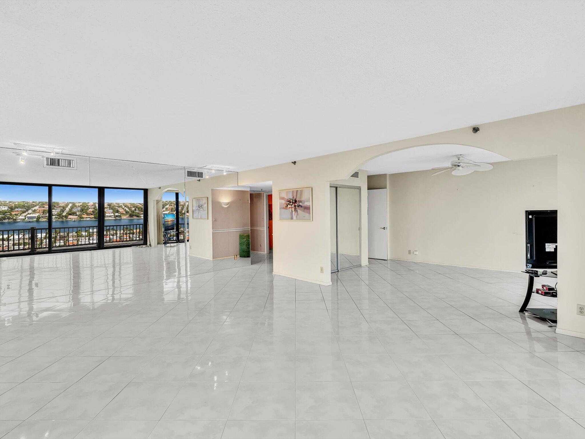 BRAEMAR ISLE CONDO - Residential