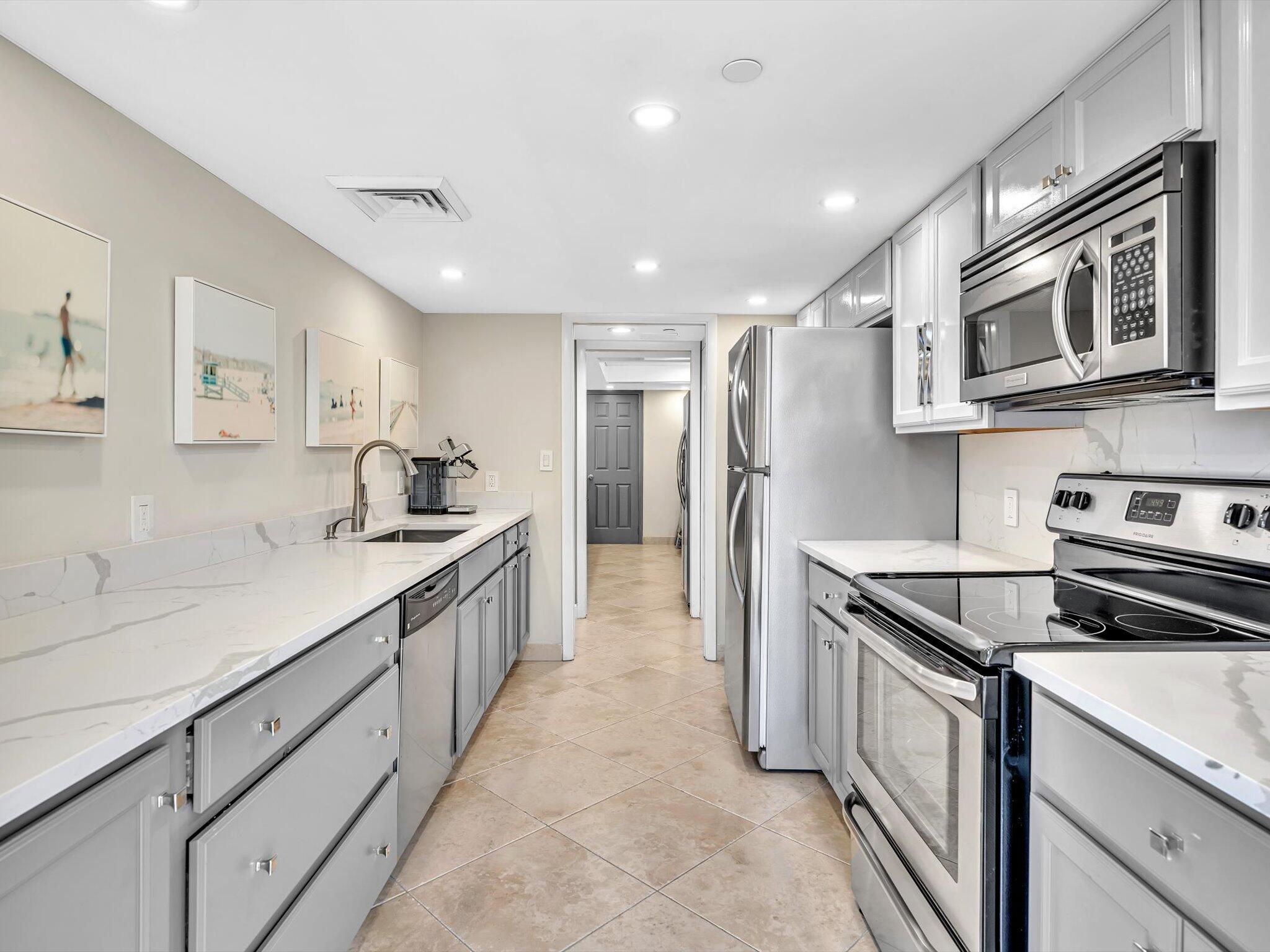 BRAEMAR ISLE CONDO - Residential