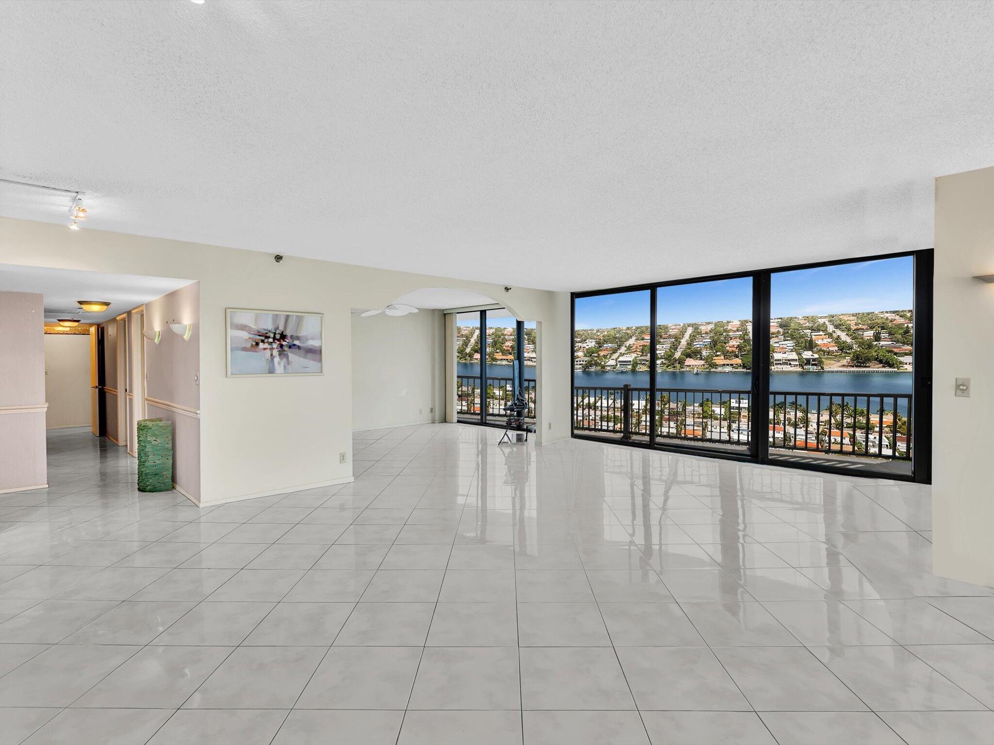 BRAEMAR ISLE CONDO - Residential