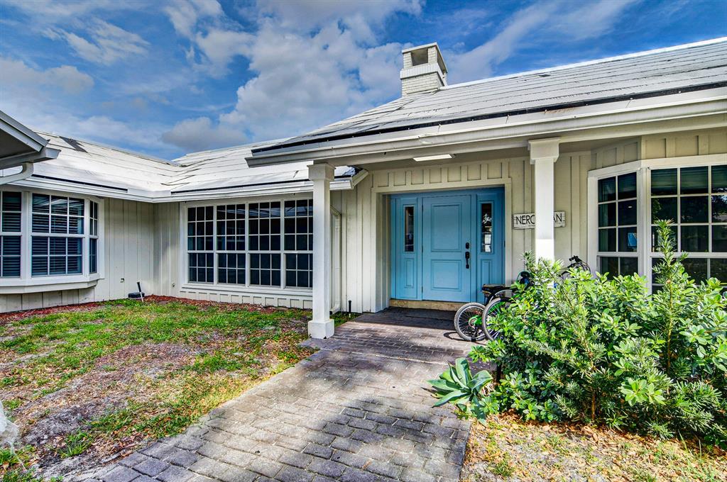 Photo of 20930 Pinar Trail, Boca Raton, FL 33433 (MLS # R10703711)
