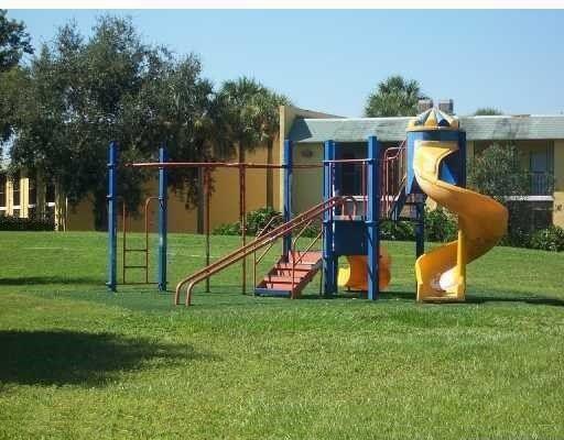 Photo of 1108 MEADOWS Circle #1108, Boynton Beach, FL 33436 (MLS # B26082130)