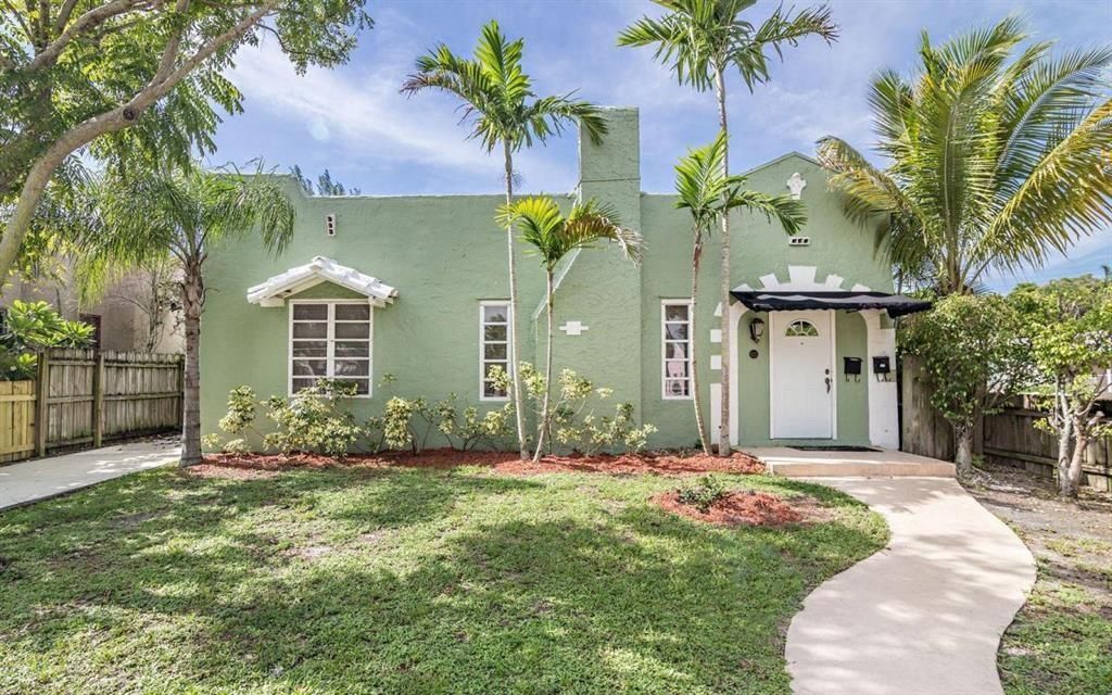 Photo of 622 Macy Street, West Palm Beach, FL 33405 (MLS # F10429657)