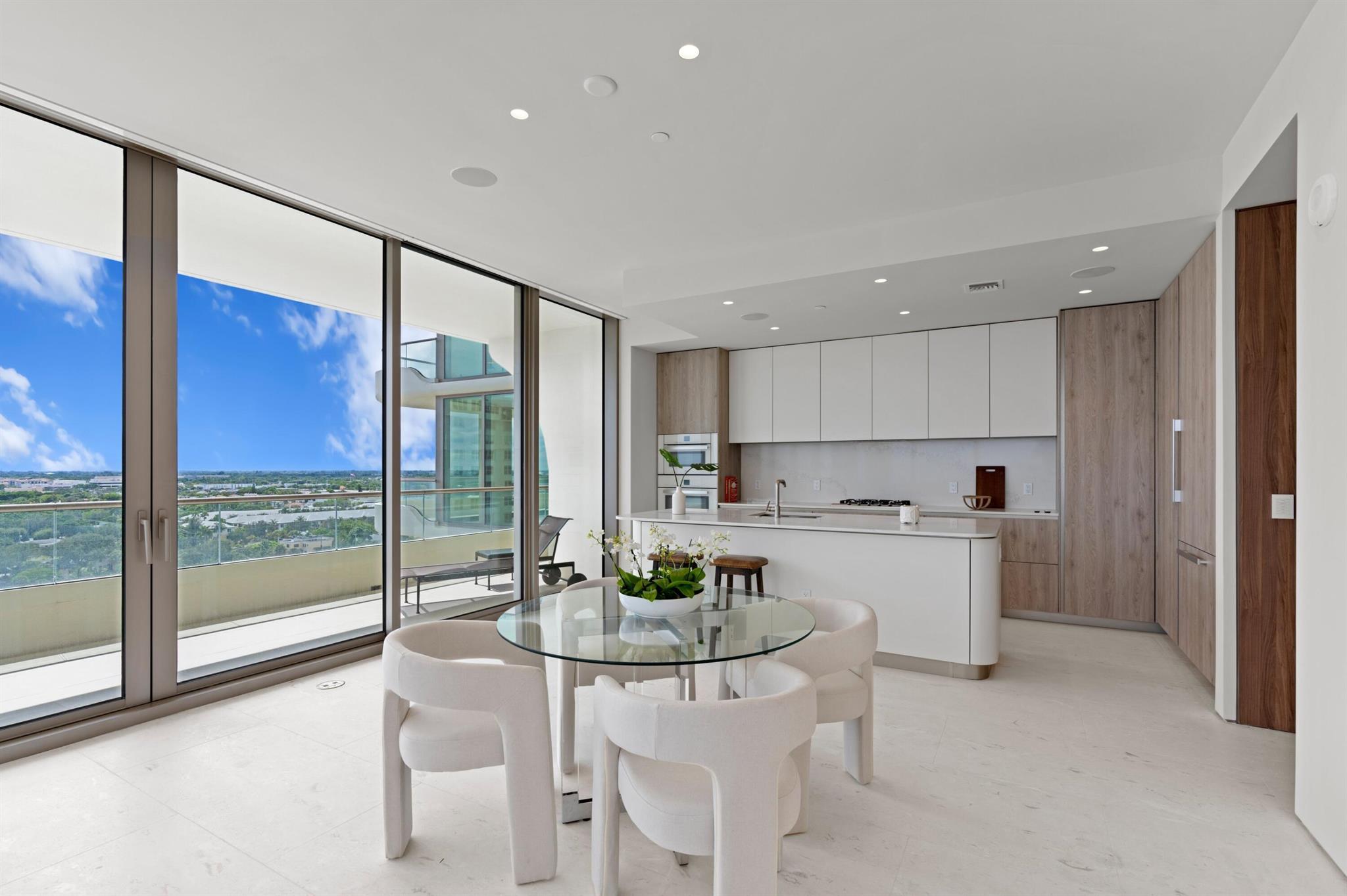 La Clara - Residential