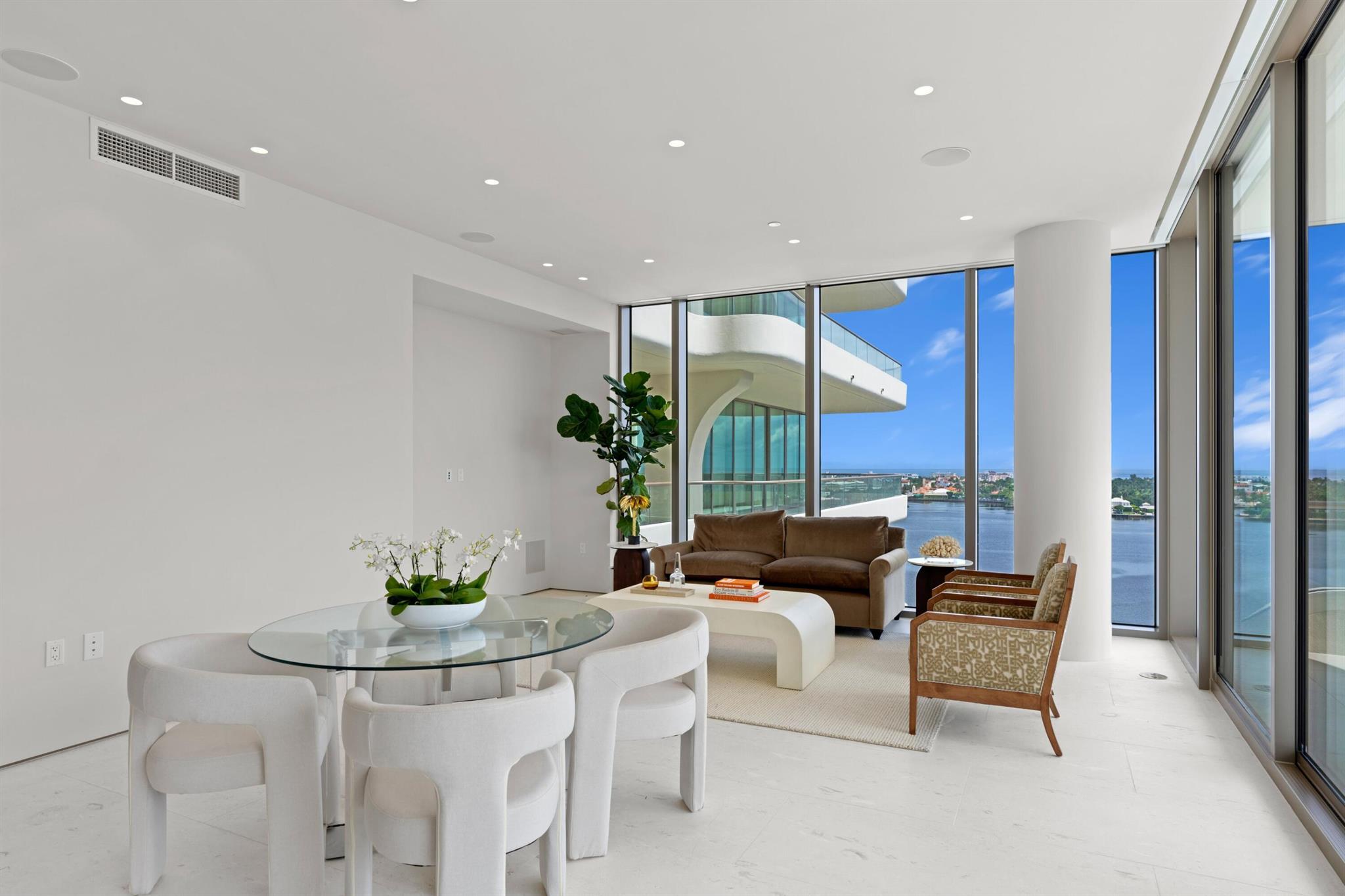 La Clara - Residential