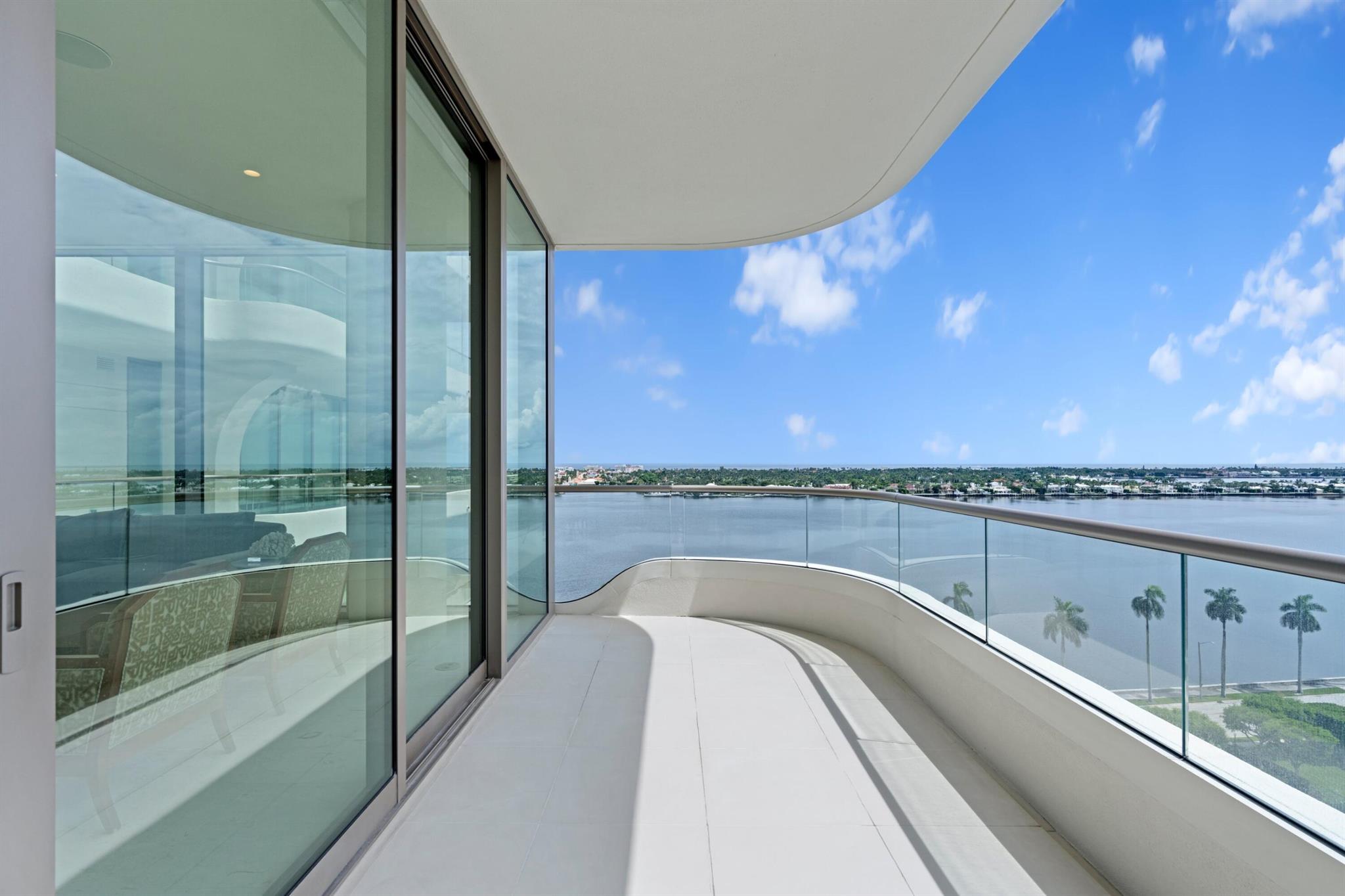 La Clara - Residential