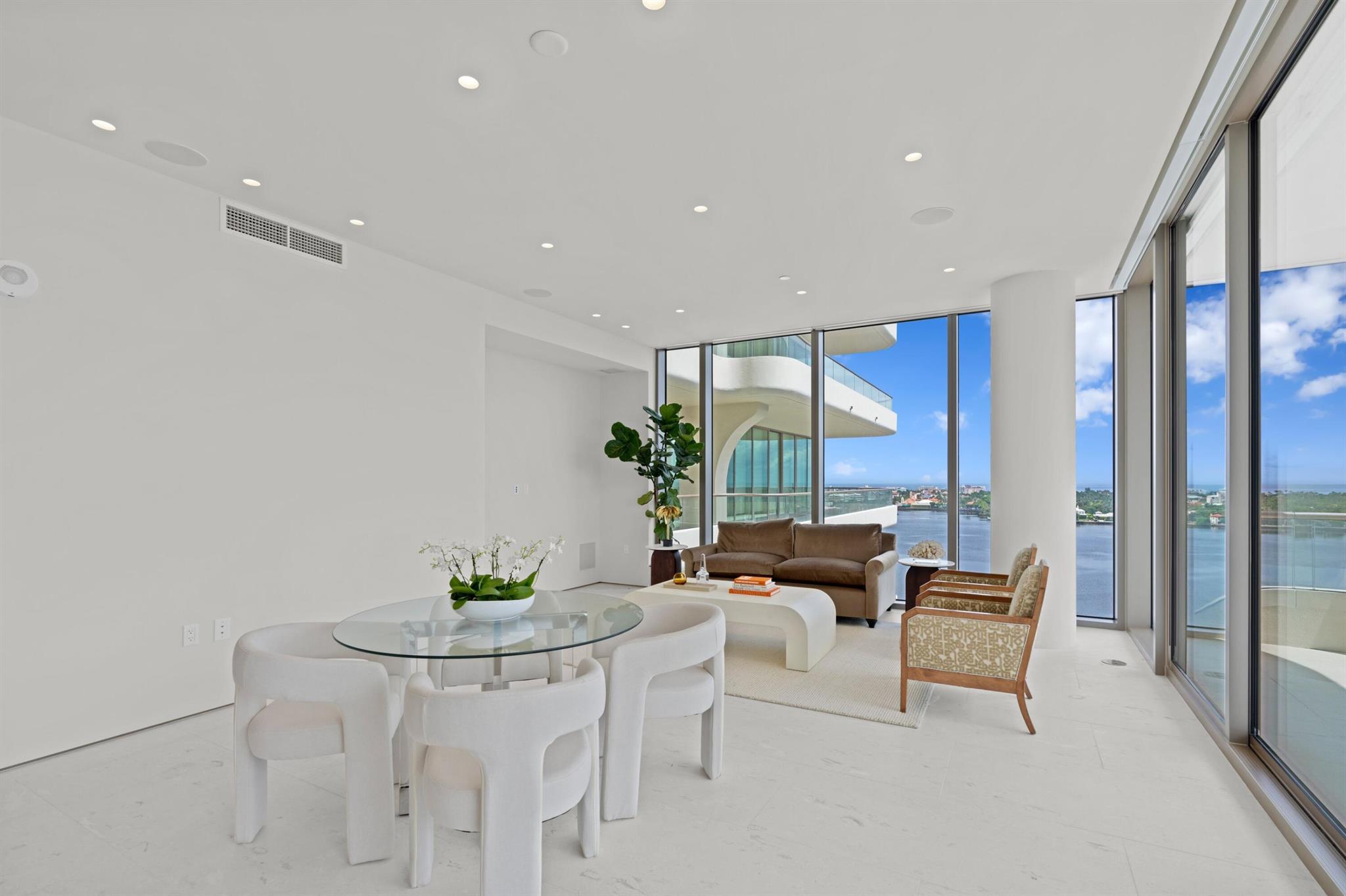 La Clara - Residential