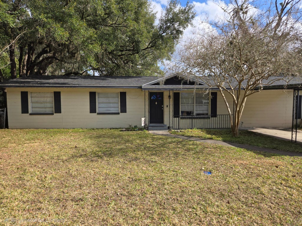 Photo of 211 NE 3rd Terrace, Williston, FL 32696 (MLS # R11162554)