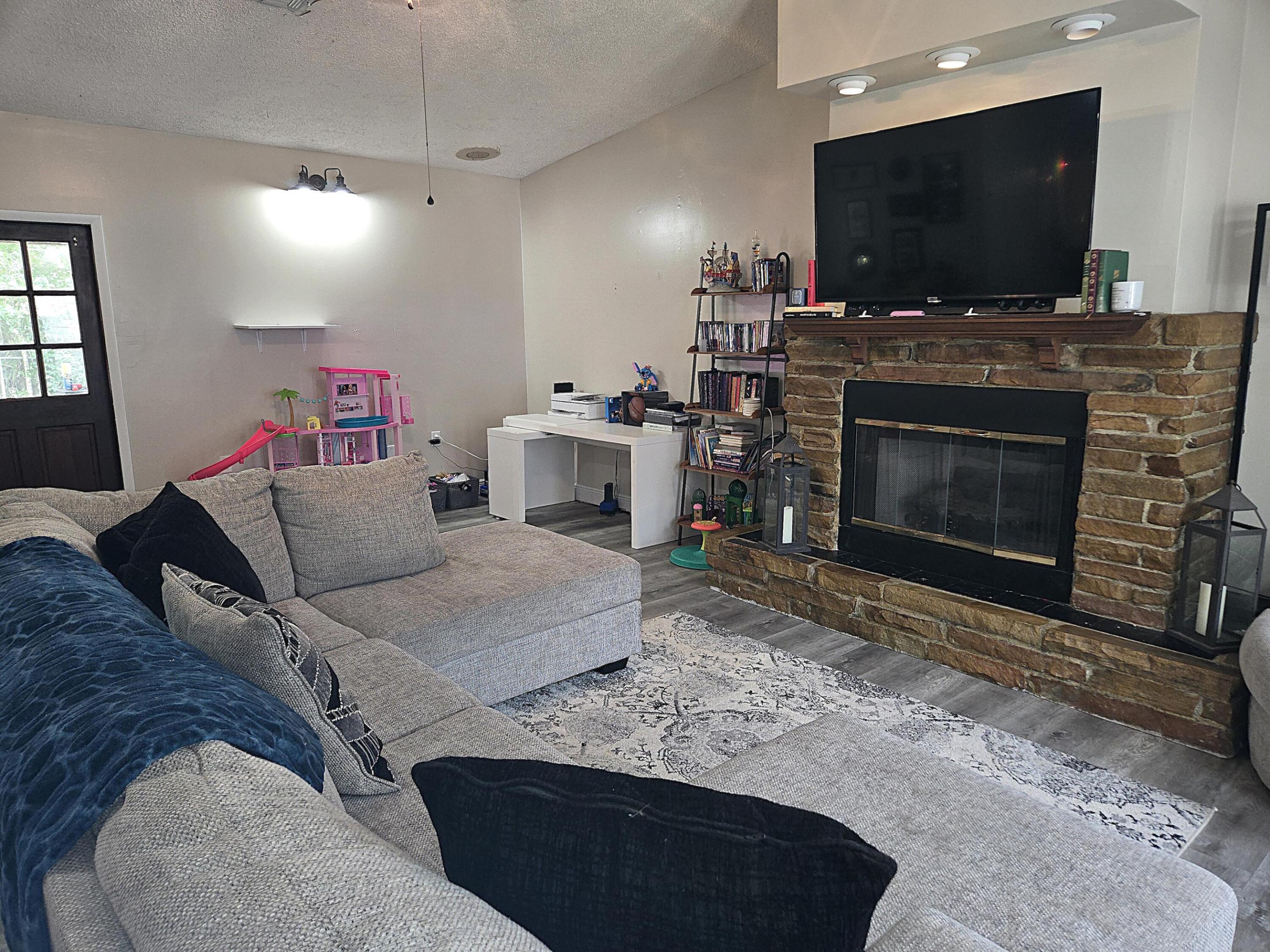 EPPERSON HEIGHTS - Residential