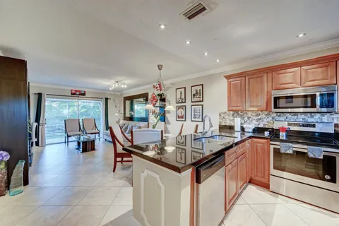 5102 NW 36th Street Unit 604, Lauderdale Lakes, FL MLS: R11070856