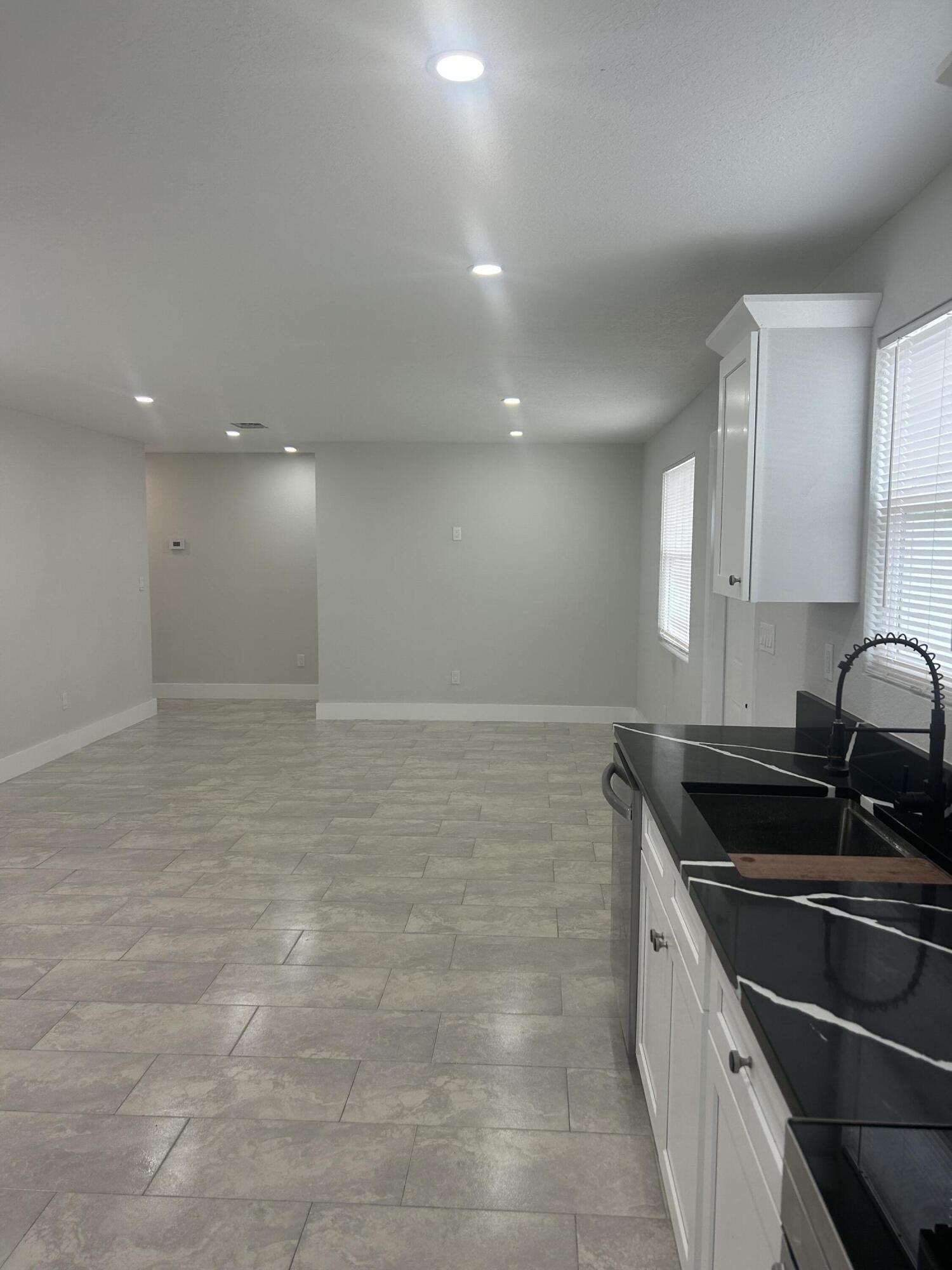 PARK MANOR 1 - Residential