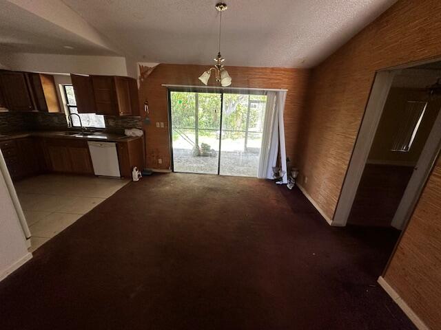 203 Canterbury Drive W