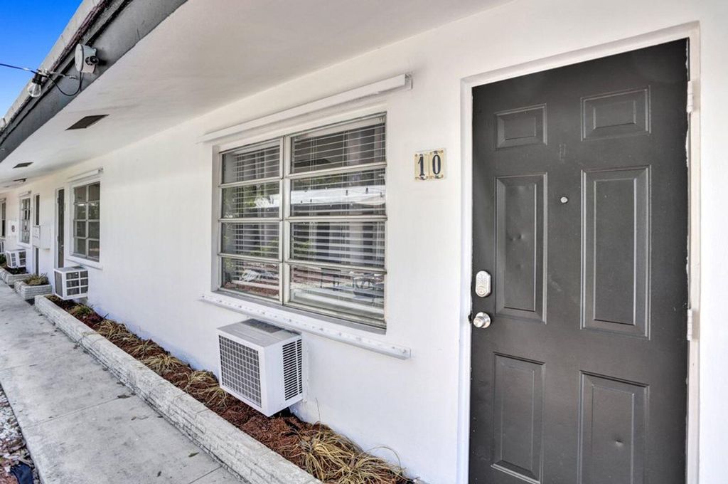 Photo of 820 NE 16th Avenue #10, Fort Lauderdale, FL 33304 (MLS # B26013664)