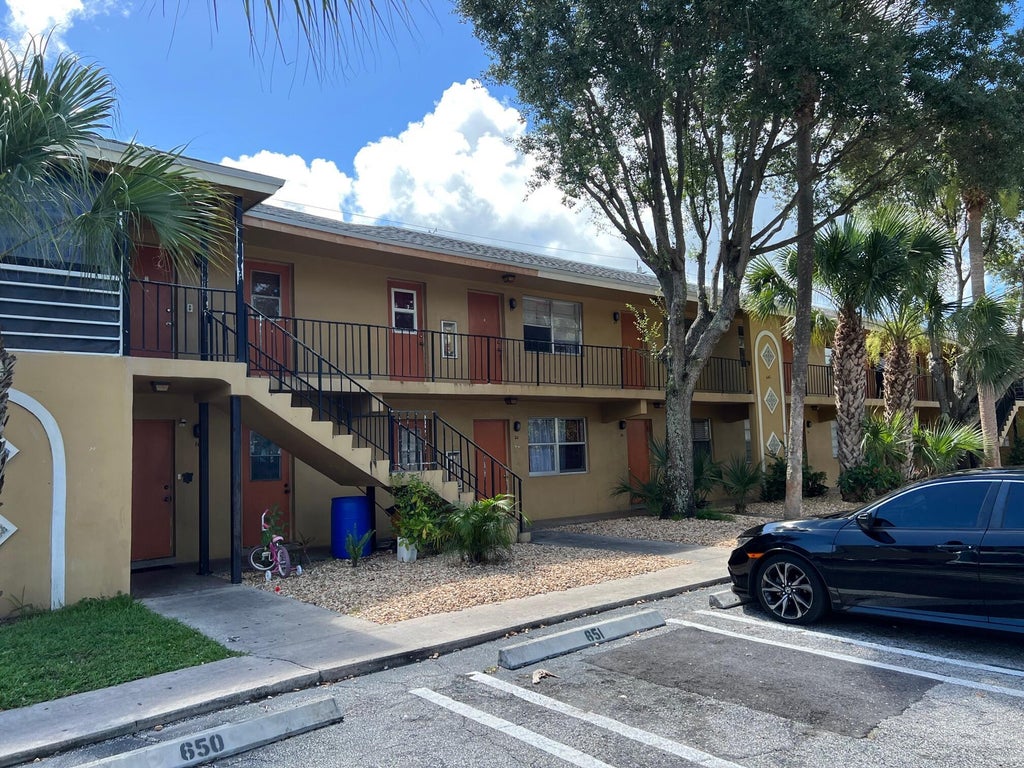 Photo of 645 SW 20th Court #2c, Delray Beach, FL 33445 (MLS # R10911486)