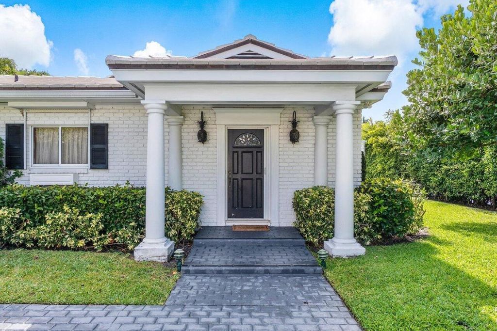 Photo of 1287 N Ocean Way, Palm Beach, FL 33480 (MLS # R10938982)