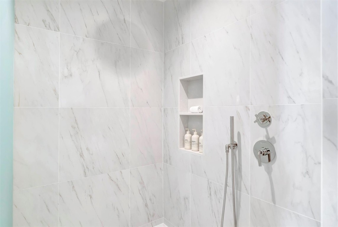 Four Seasons - Residential