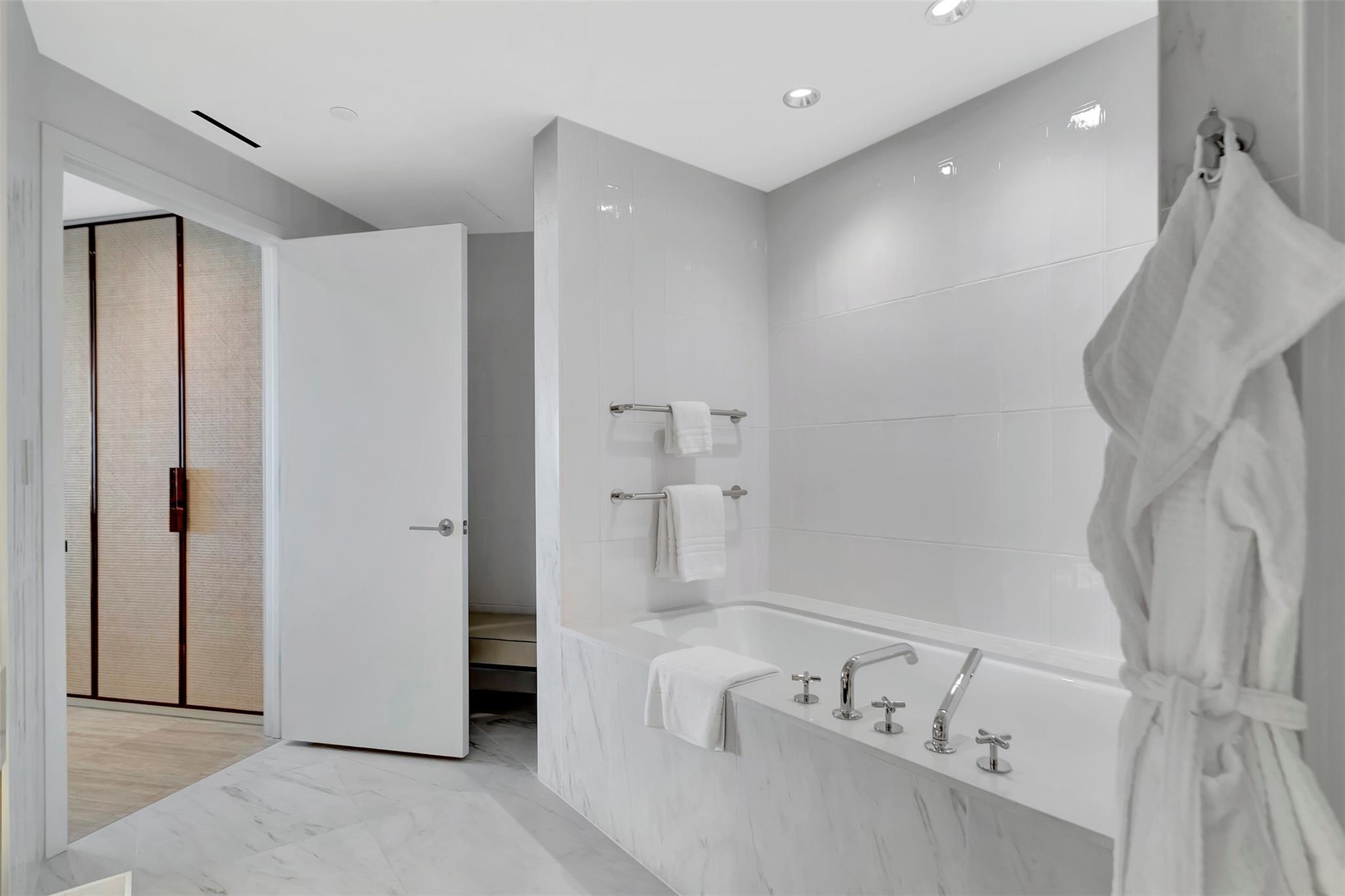 Four Seasons - Residential