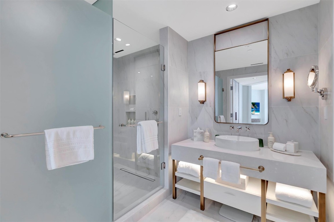 Four Seasons - Residential