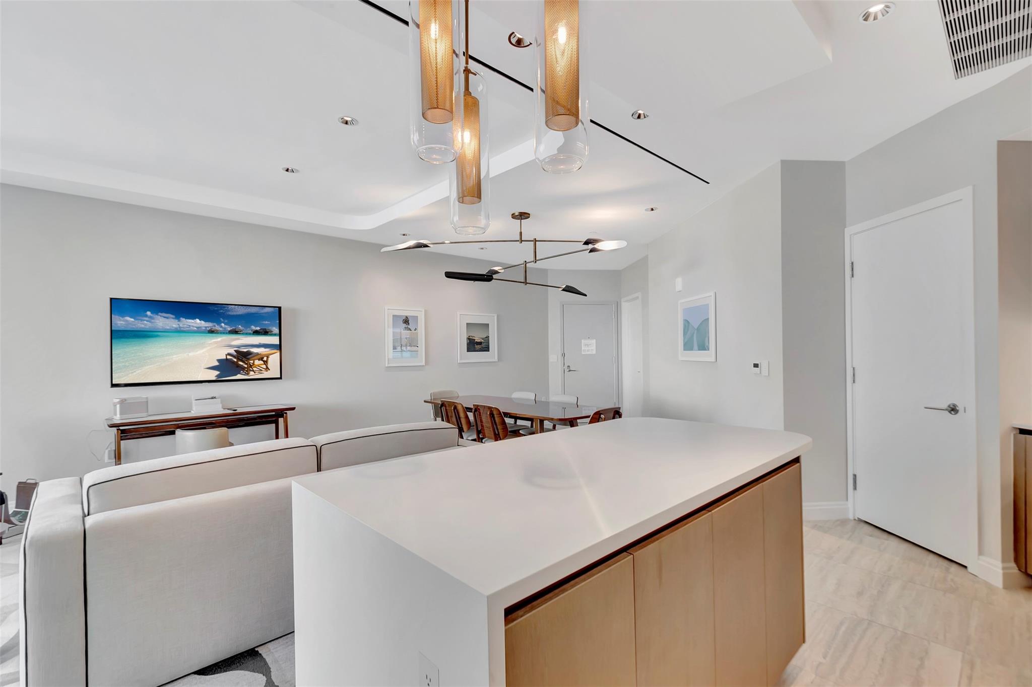 Four Seasons - Residential