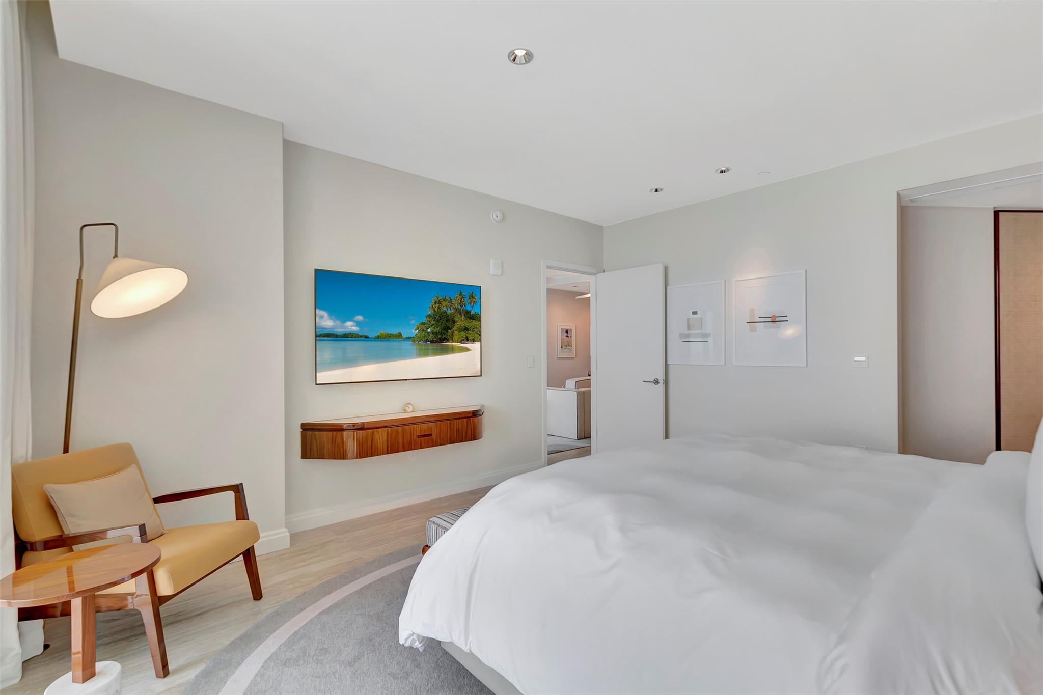 Four Seasons - Residential