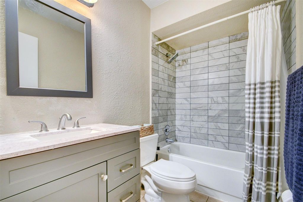 Photo of 101 SW 10th Avenue, Boynton Beach, FL 33435 (MLS # F10553919)