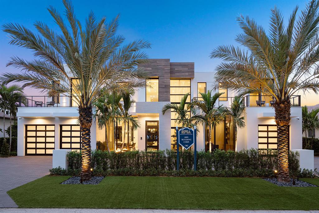 ROYAL PALM YACHT & COUNTRY CLUB - Residential