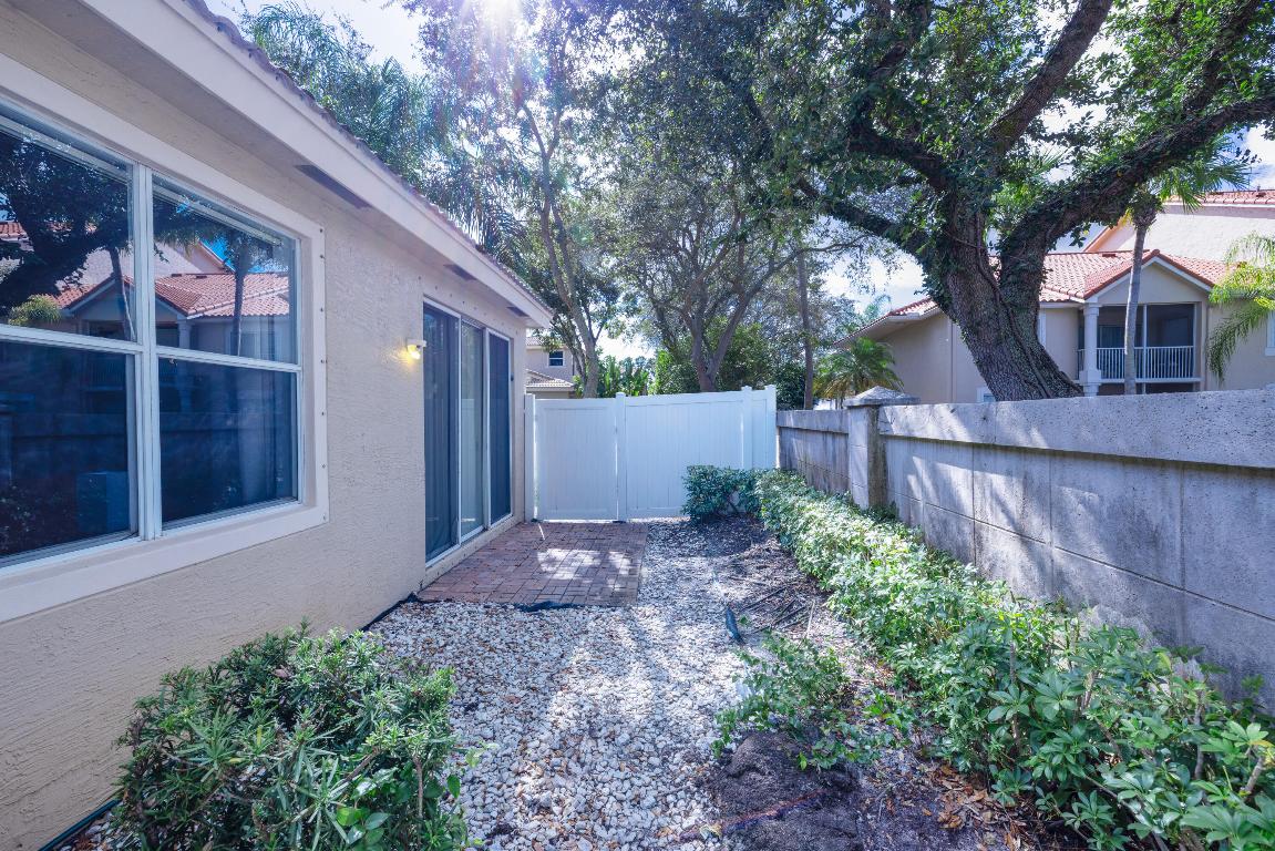 ANDROS ISLES - Residential