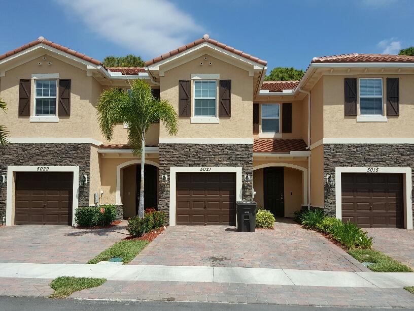 CHARLESTON COMMONS - Residential