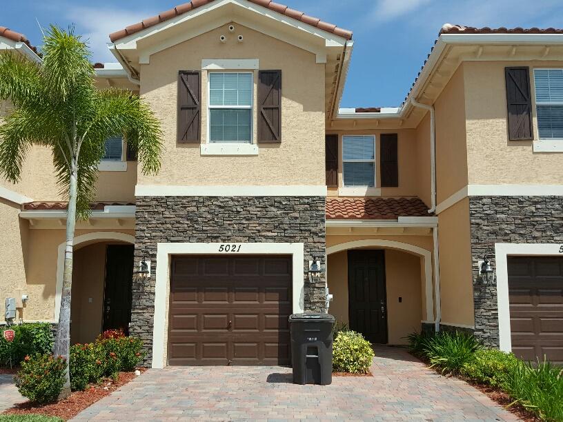 CHARLESTON COMMONS - Residential