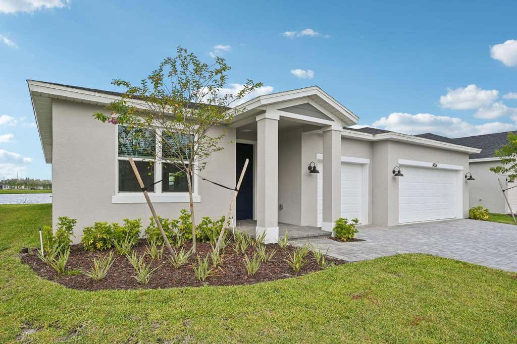 Photo of 5654 Hampton Park Circle, Vero Beach, FL 32966 (MLS # R11109203)