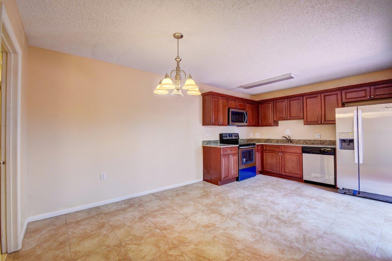 SHERWOOD LAKES - Residential