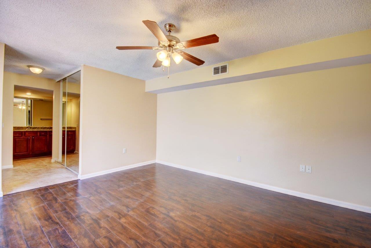 SHERWOOD LAKES - Residential