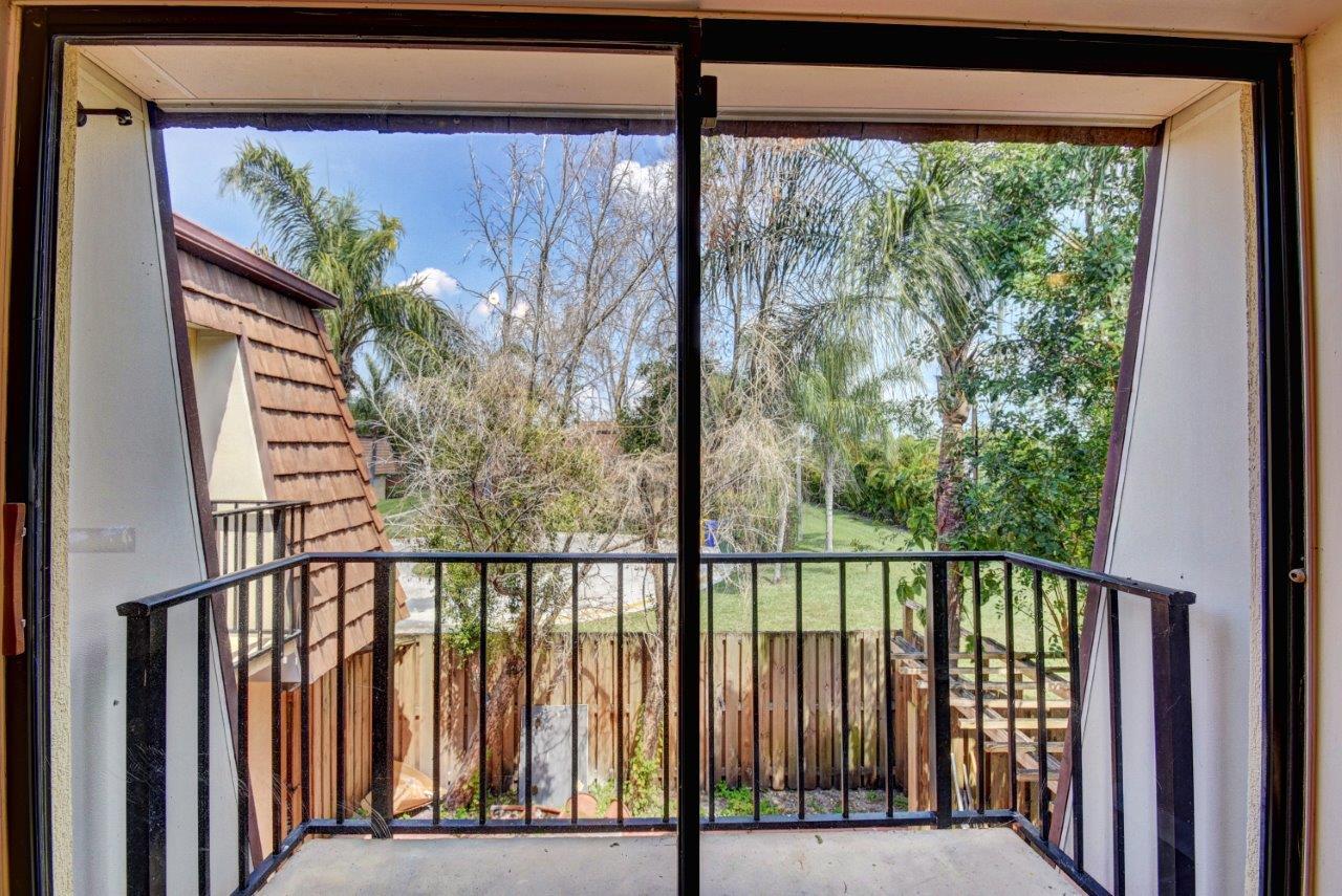 SHERWOOD LAKES - Residential