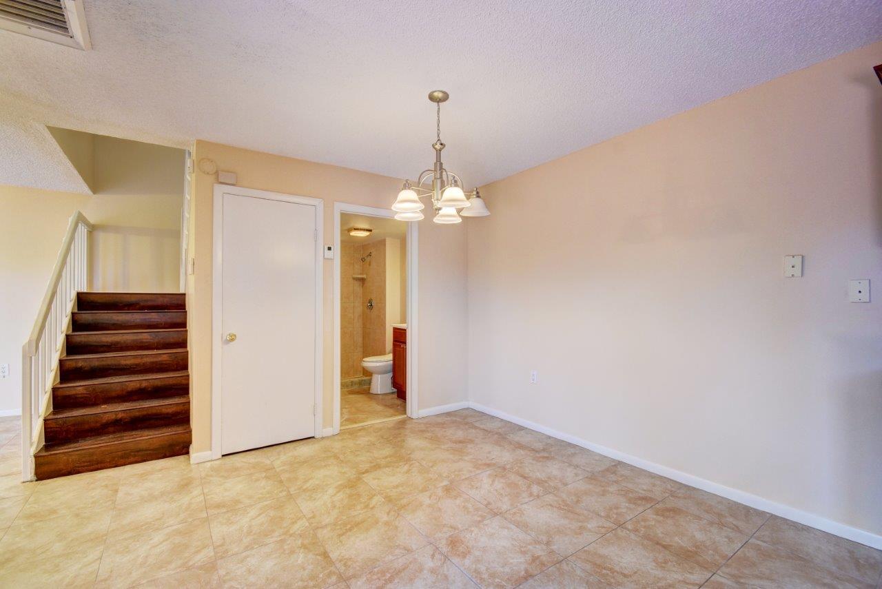 SHERWOOD LAKES - Residential